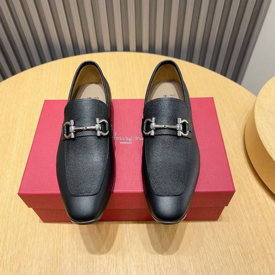 Factory P620💰🔥《ferragamo》👏Latest•High-end top brand luxury~purchasing agent, top~quality. New fashionable business men's shoes 🔜The uppers are made of original palm-print cowhide➕cowhide·lining, with fine workmanship. The original stylish and soft combination wear-resistant and non-slip outsole is light and comfortable on the feet. The real thing looks better in real life. Size: 38/44
